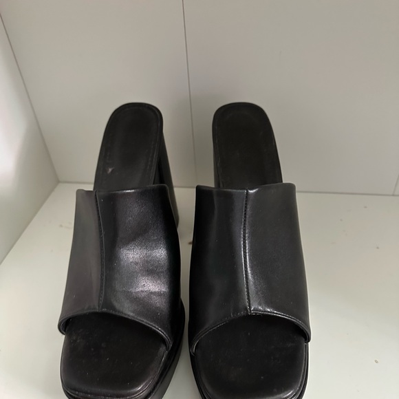 Elegant Black Women's Platform Mules - Picture 5 of 5